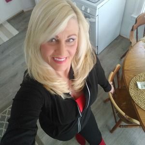 Meet your Posher, Lorilee